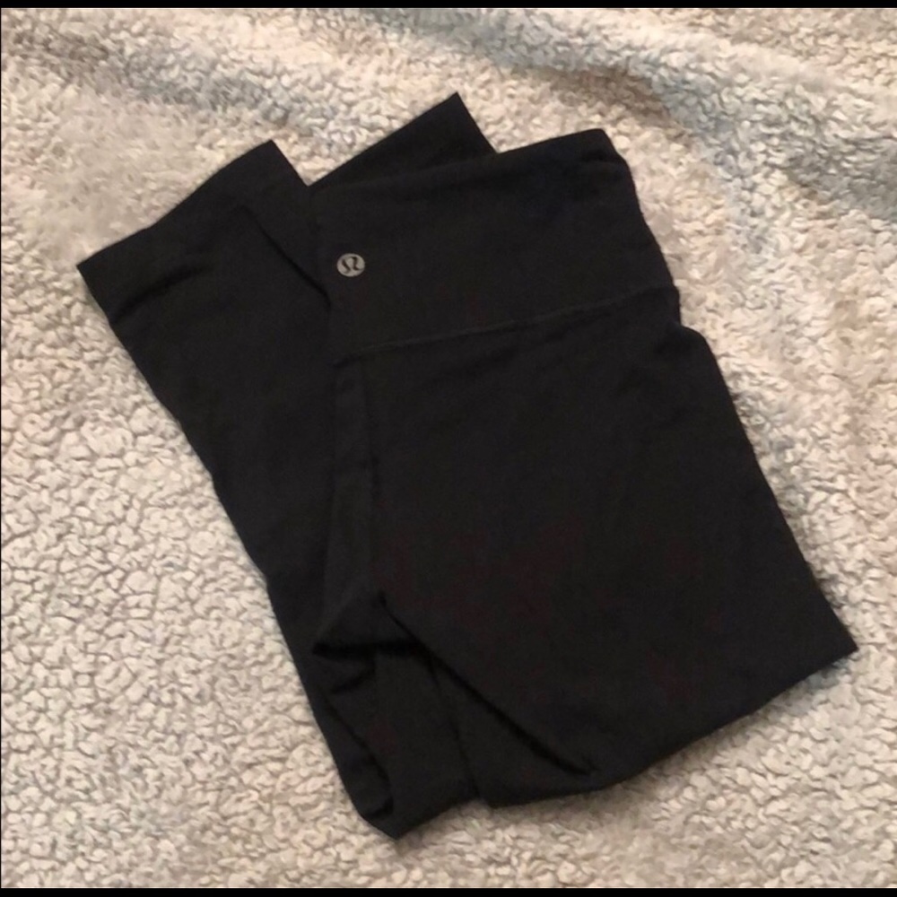LuluLemon black crop leggings
